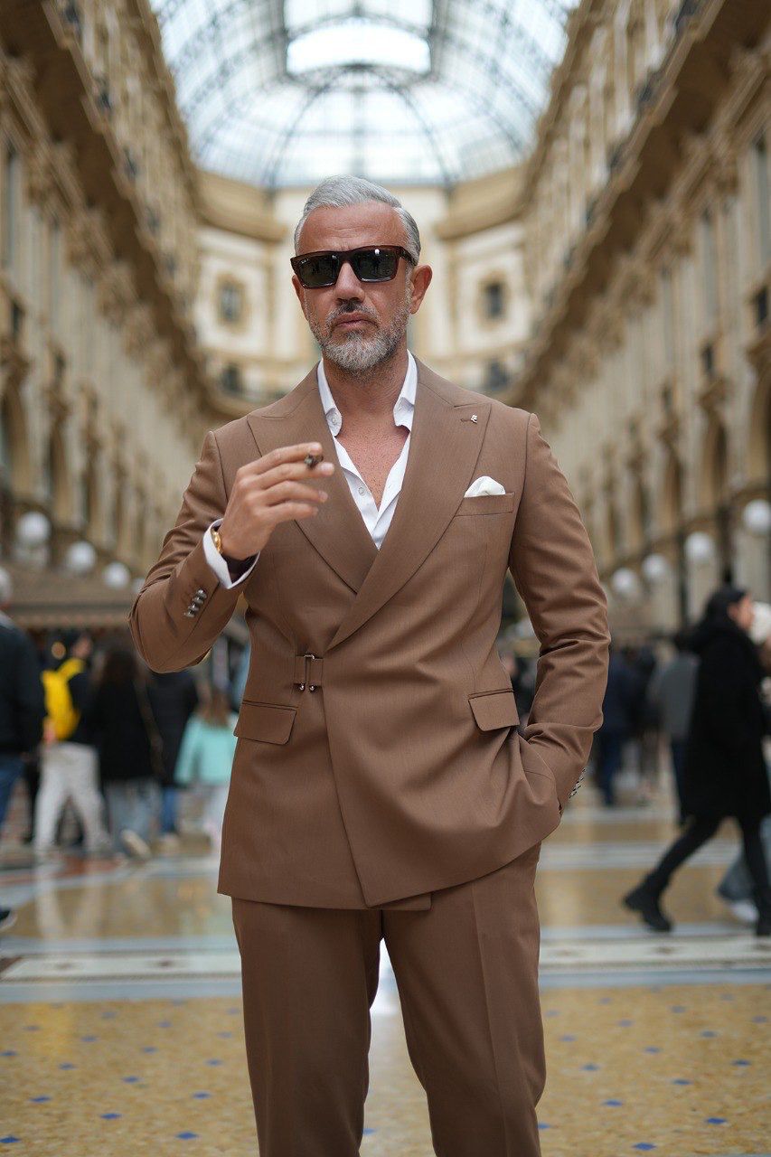 4 Set Groom Suits · Oliver Bradley