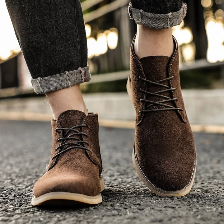 Alberto – Elegante Herren Stiefelette aus Wildleder für Alltag & Büro · Oliver Bradley