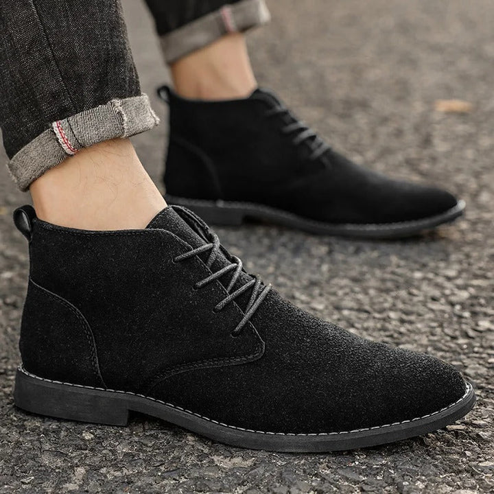 Alberto – Elegante Herren Stiefelette aus Wildleder für Alltag & Büro · Oliver Bradley