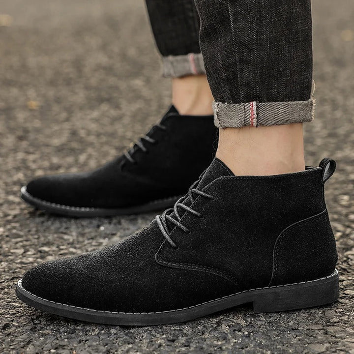 Alberto – Elegante Herren Stiefelette aus Wildleder für Alltag & Büro · Oliver Bradley