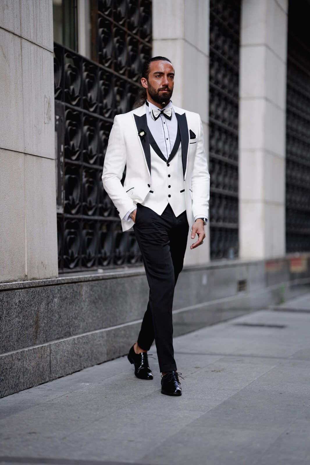 Amalfi 3 Piece Tuxedo — White Slim Fit · Oliver Bradley