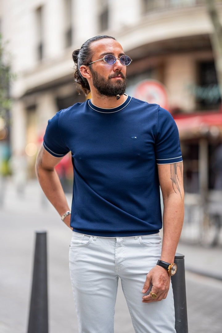 Anzio Crew Neck T-Shirt — Navy · Oliver Bradley