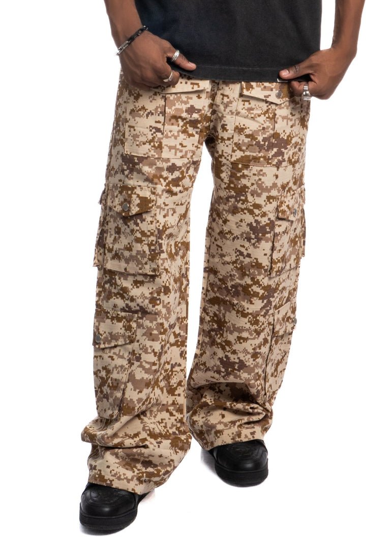 BATTLE CARGO PANTS · Oliver Bradley