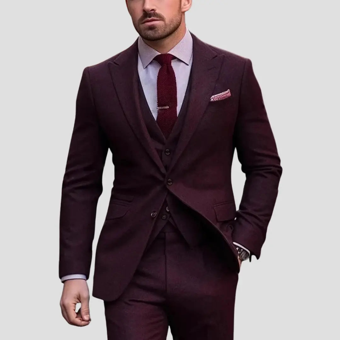 CELVOIR | COSTUME TROIS PIÈCES POUR HOMMES · Oliver Bradley