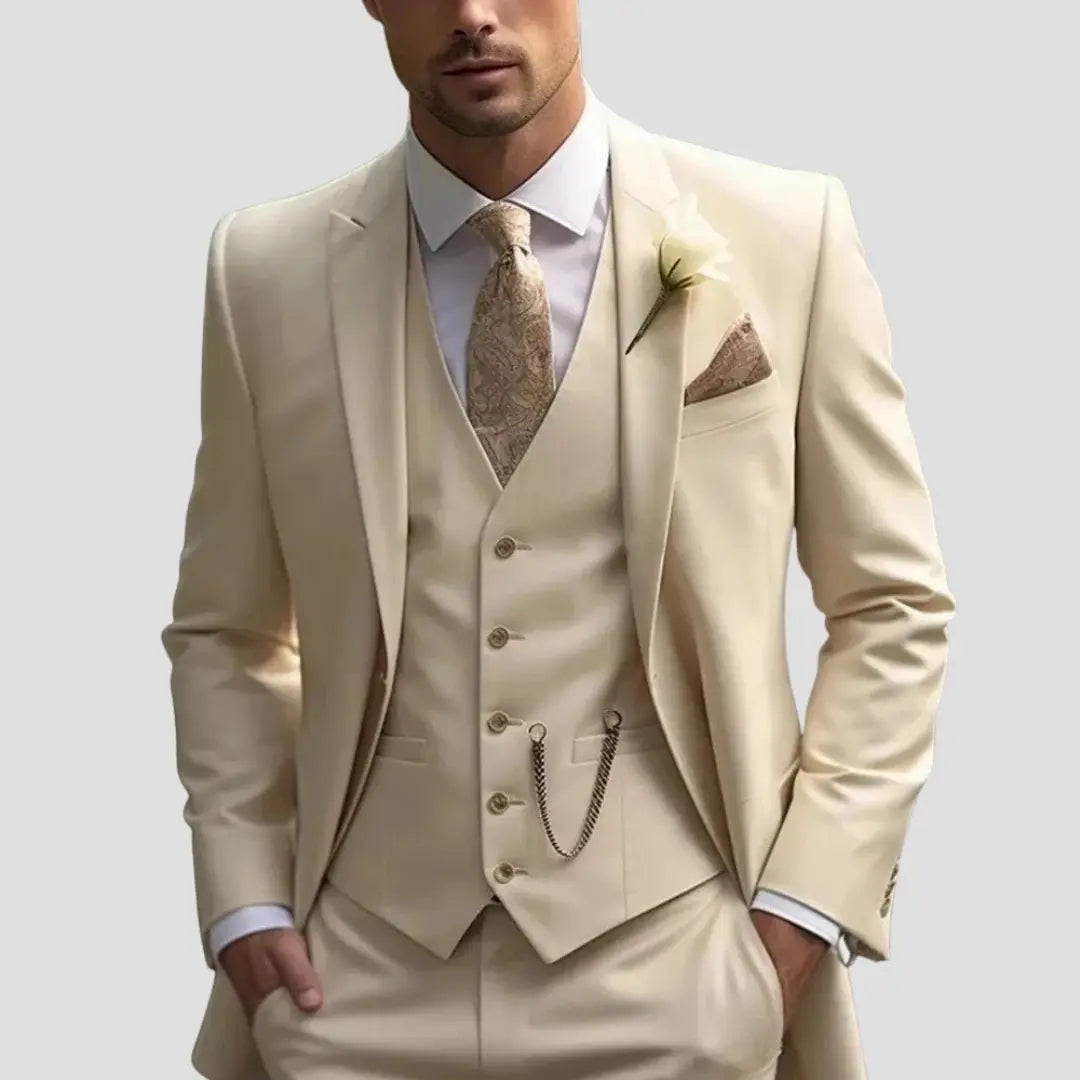 CELVOIR | COSTUME TROIS PIÈCES POUR HOMMES · Oliver Bradley