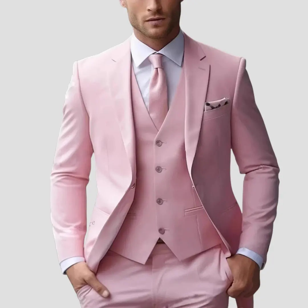 CELVOIR | COSTUME TROIS PIÈCES POUR HOMMES · Oliver Bradley