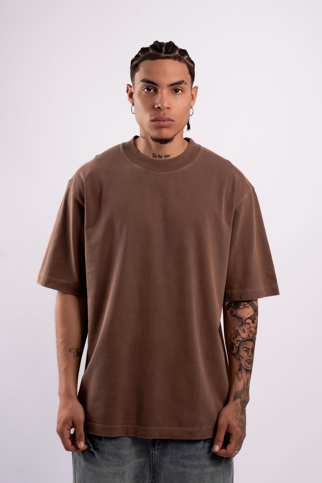 ESSENTIAL TEE ULTRA HEAVY · Oliver Bradley