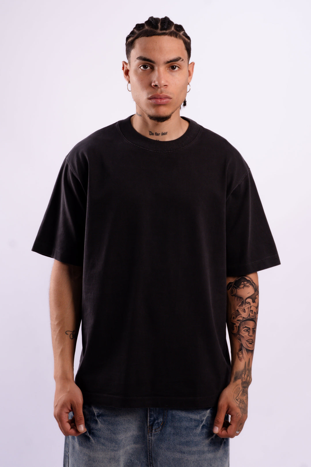ESSENTIAL TEE ULTRA HEAVY · Oliver Bradley