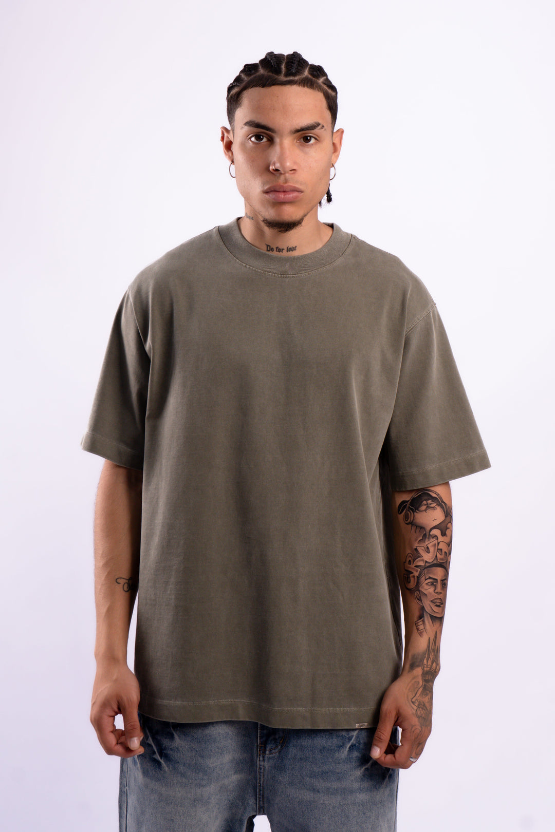 ESSENTIAL TEE ULTRA HEAVY · Oliver Bradley