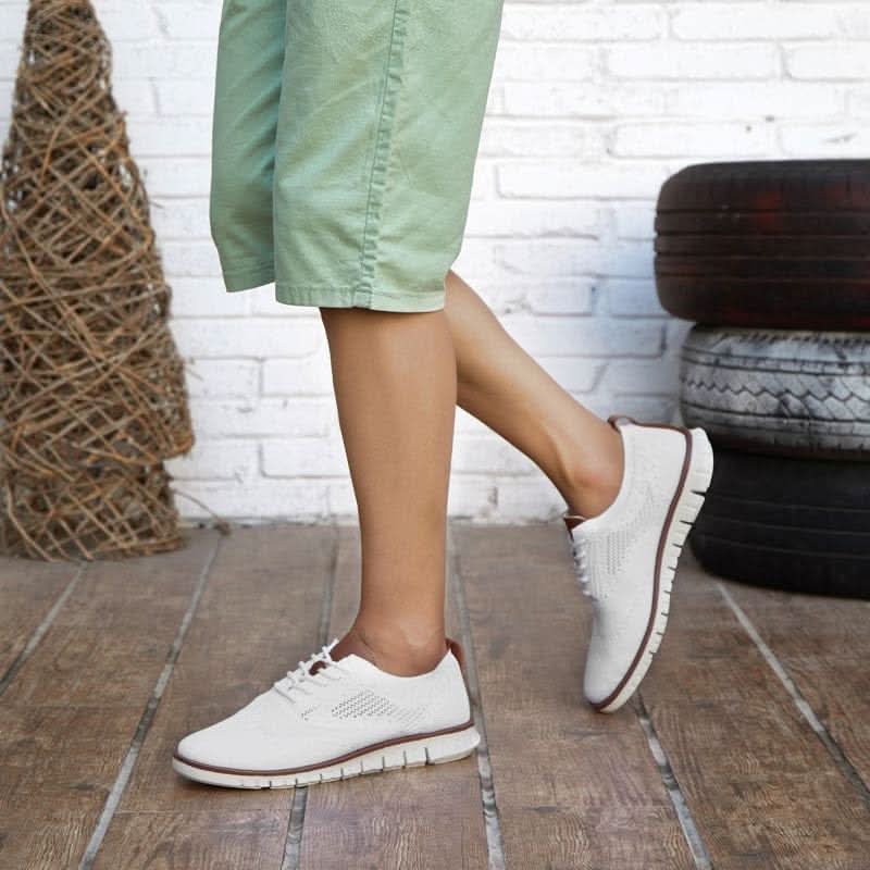 H.D Ventura Trainers · Oliver Bradley