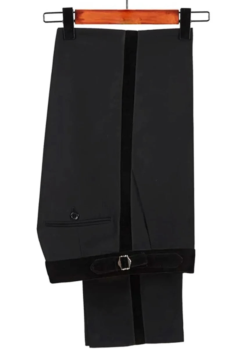 Men's Emerald Green Tuxedo Luxurious Velvet · Oliver Bradley
