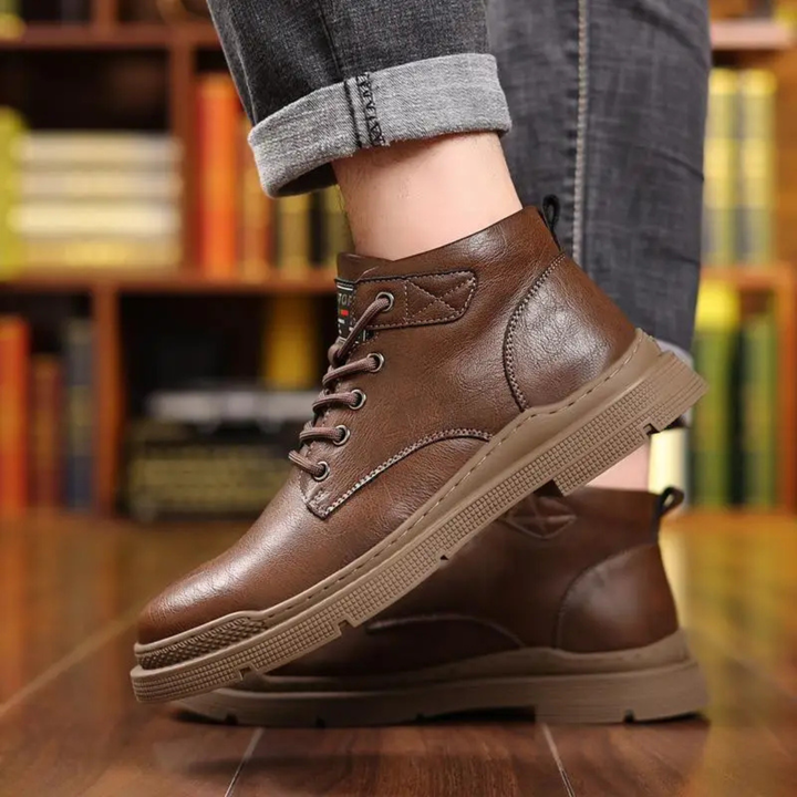 The Silverfield Men’s Classic Lace Up Leather Ankle Snow Boots · Oliver Bradley