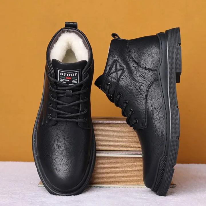 The Silverfield Men’s Classic Lace Up Leather Ankle Snow Boots · Oliver Bradley