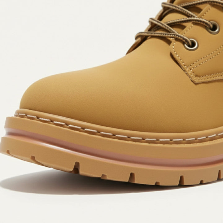 The Silverlake Men’s Cozy Fur Lined Insulated Snow Boots · Oliver Bradley