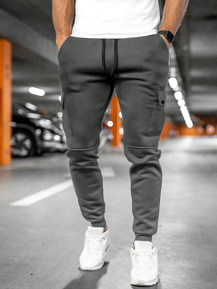 Tom | Heren joggingbroek met draai-omslag zak · Oliver Bradley